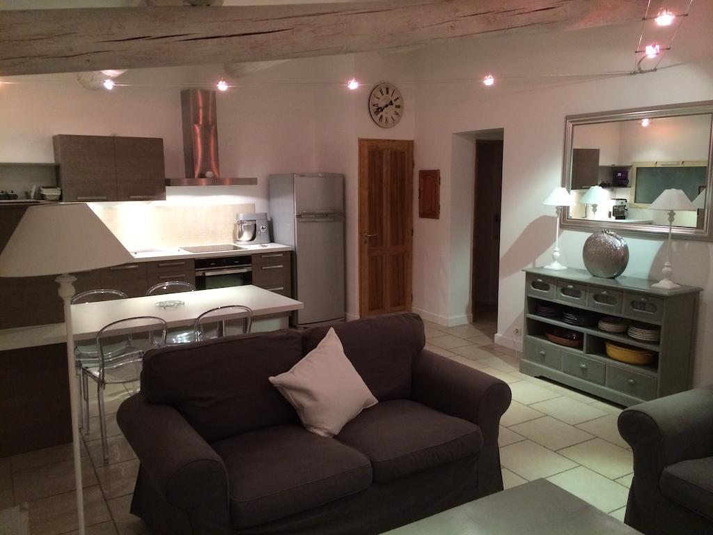 Mas Des Limites Bed & Breakfast Rognonas Rom bilde