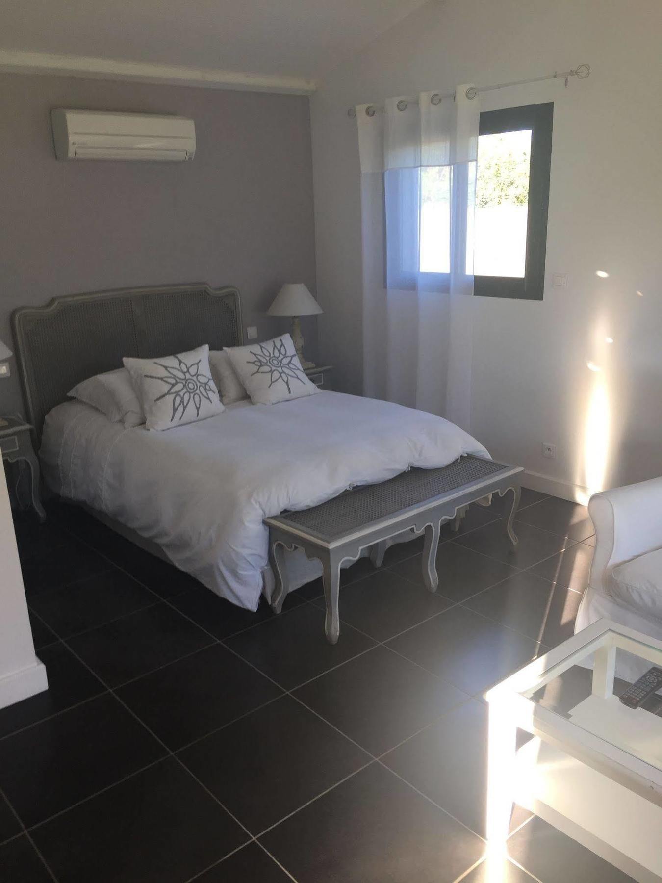 Mas Des Limites Bed & Breakfast Rognonas Eksteriør bilde